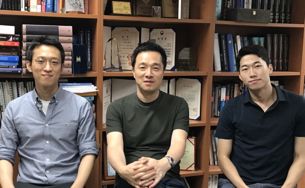 왼쪽부터 김선기 박사(1저자), 남좌민 교수(교신저자), 서진영 학생(공동저자)