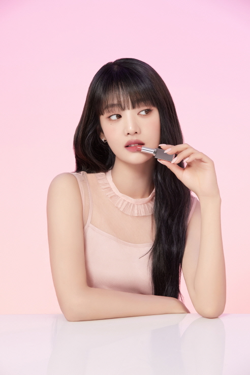 3CE, (여자)아이들 '민니' 화보 공개...색다른 매력 < 포토 < 기사본문 - 굿모닝경제 - 경제인의 나라, 경제인의 아침!