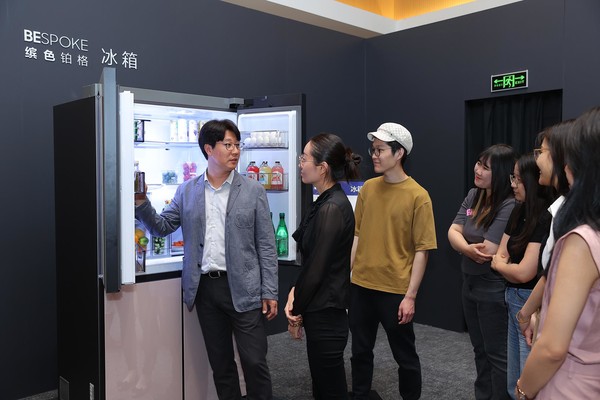 삼성전자는 8~9일 중국 베이징에서 테크 세미나를 열고 TV와 냉장고 등 신제품을 소개했다. [사진=삼성전자]