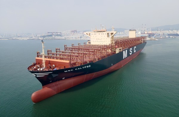 HD한국조선해양이 2023년 인도한 초대형 컨테이너선의 시운전 모습. [사진=HD한국조선해양]