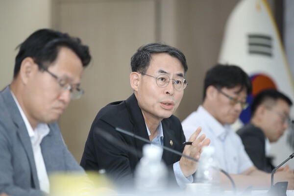 강희업 국토교통부 2차관이 7월 31일 대책회의에서 발언하고 있다. [사진= 국토부]