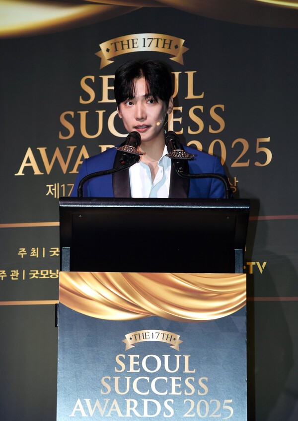 24일 서울 한남동 그랜드하얏트서울 그랜드볼룸에서 열린 '제17회 2025 서울 석세스 대상'에서 유호진 마술사가네오팜 퍼포먼스대상 수상 후 코스메틱대상 수상 후 소감을 말하고 있다. [사진=스포츠서울 박진업 기자]