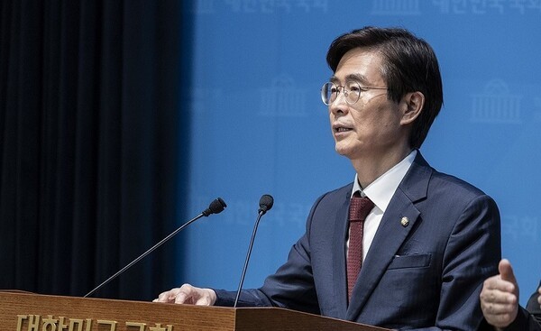 국민의힘 조경태 의원이 25일 국회에서 북극항로 관련 기자회견을 열었다. [연합뉴스 자료 사진]