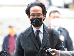 '배임·횡령 혐의' 조현범 회장 구속…'오너리스크'에 또 발 묶인 한국타이어 '배임·횡령 혐의' 조현범 회장 구속…'오너리스크'에 또 발 묶인 한국타이어