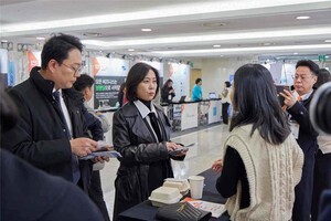 허은아 "서로 용기 북돋는 소중한 시간"...개혁신당, 여성 스타트업 포럼... - 뉴스 썸네일 이미지