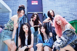 <b>아이브</b>, '<b>쿠팡플레이 시리즈</b>' 열기 더한다…<b>시축</b>·하프타임 쇼 출격