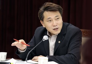 충남도의회 행감, '무늬만 정책' 문제 드러내... 예산 23억원 삭감, 도정... - 뉴스 썸네일 이미지