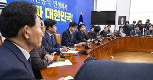 與 '자사주 1년내 소각법' 이번달 통과 闡明...코스피 火力 키운다 - 뉴스 썸네일 이미지